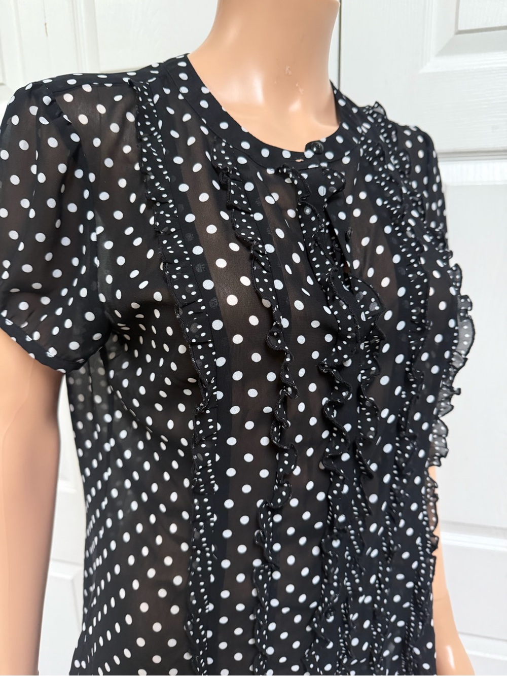 Ann Taylor Black and White Polka Dot Ruffle Blouse Size 10 - Picture 3 of 13